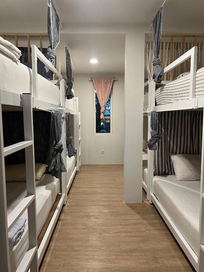 Bed 8-Bed Dormitory Room