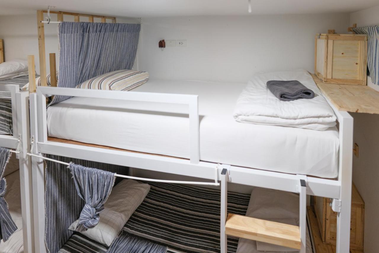 Bed 8-Bed Dormitory Room